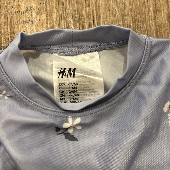 H&M swimsuit set UPF50 - Picture 5 of 6